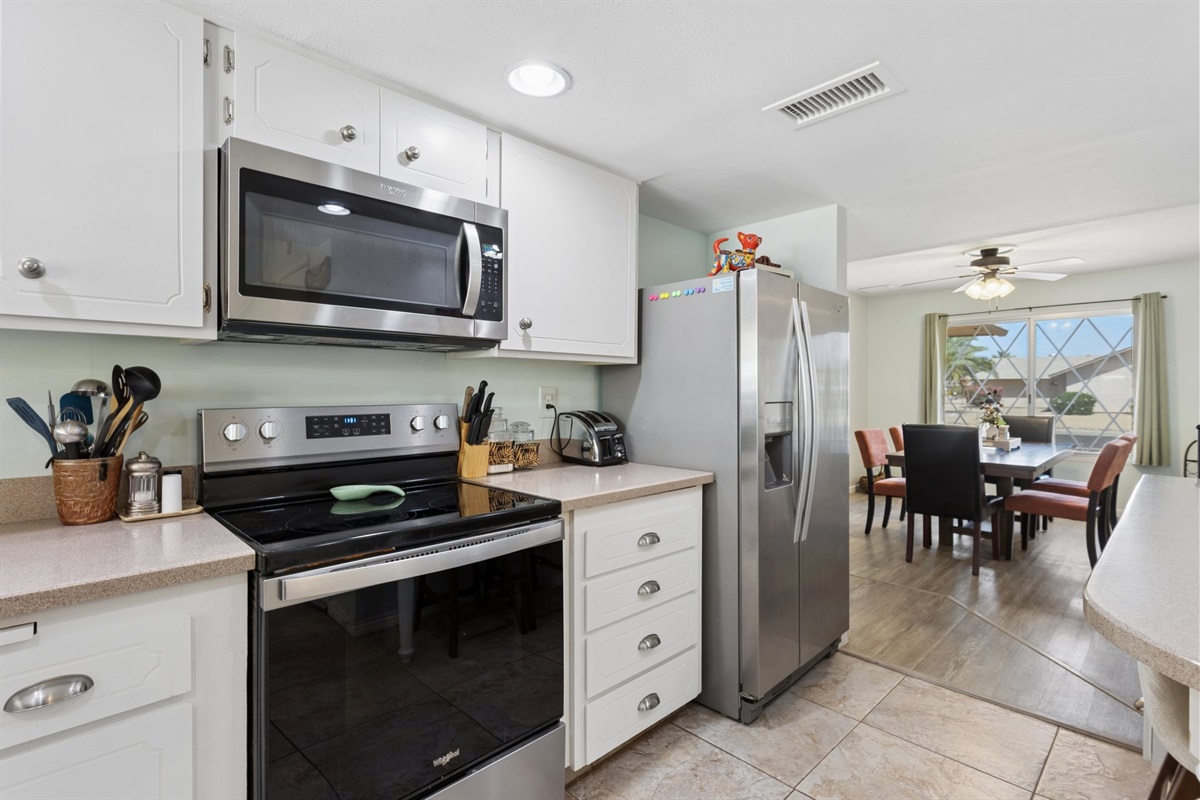 Tranquil Sun City West Stay | Bright 2BR Home — Tranquil Sun City West Stay | Bright 2BR Home w/ Communal Pool, Sun City West, Arizona — photo 4