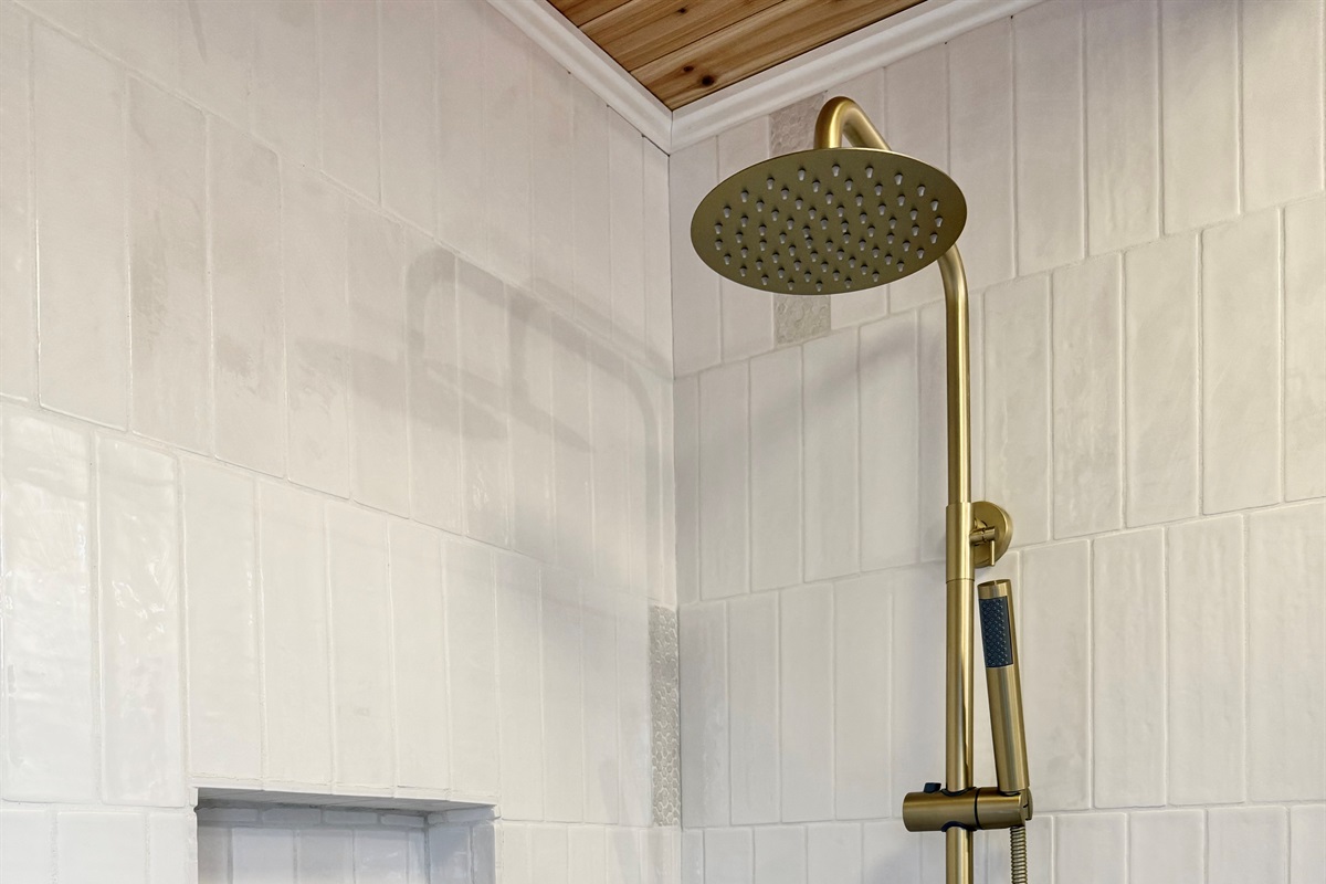 1st Floor Front Bath