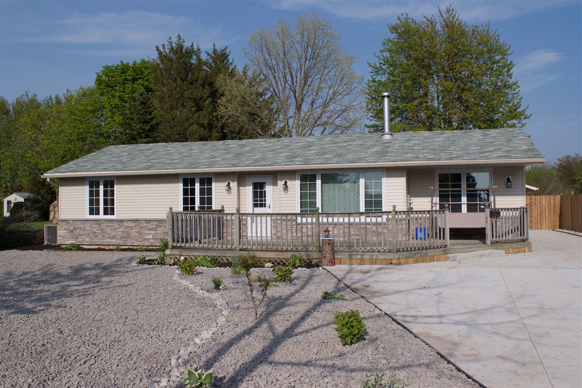 8dfdd8f6fcc14d82bc79359a32b9f5dd Large