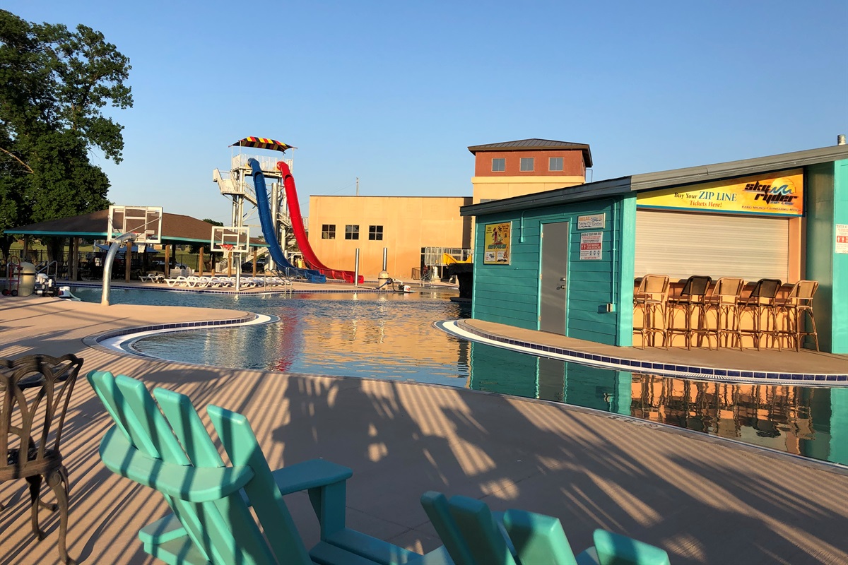 Seasonal Swim Up Bar