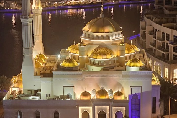 Have this amazing view of Al Rahim mosque from the balcony. 