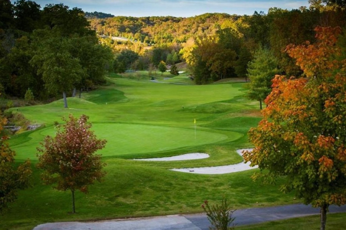 Golf at Ledgestone Golfcourse!!