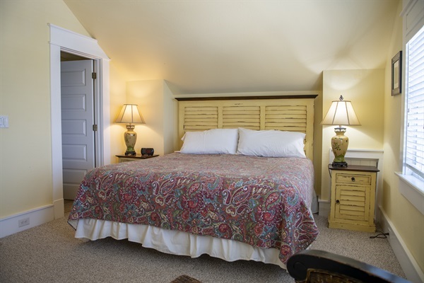 Mark Twain- 17. King Master bedroom ensuite standing shower corner unit ocean views - 3rd floor