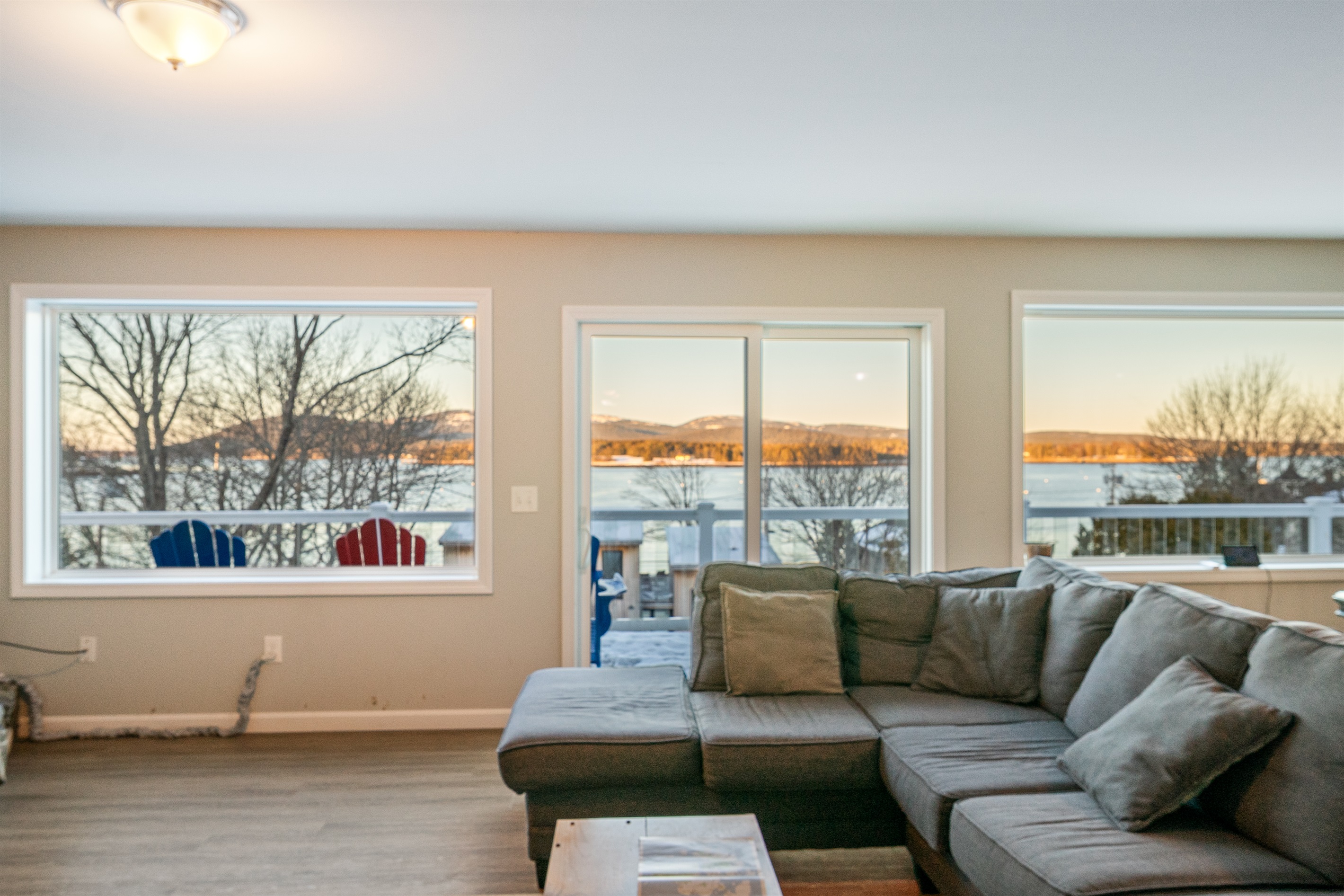 Living Room - View Coming Down The Hall