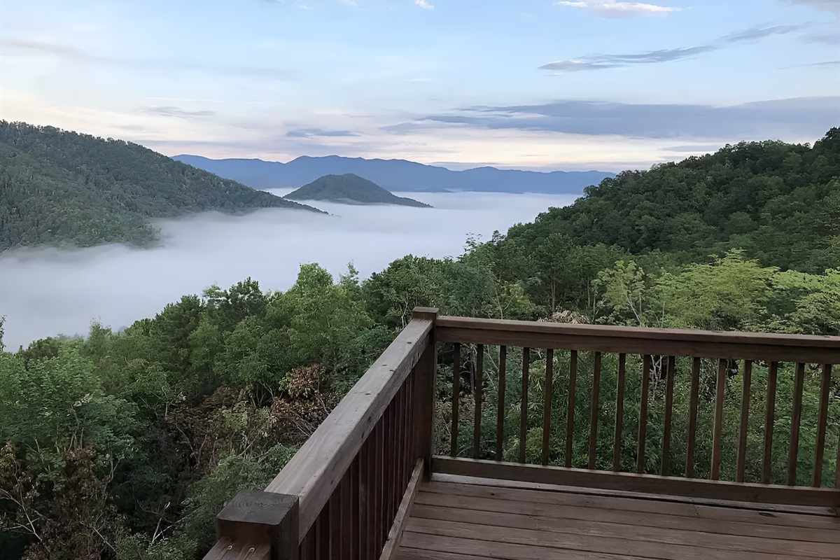 The mist settles in the valley one morning at Beary Cozy cabin.