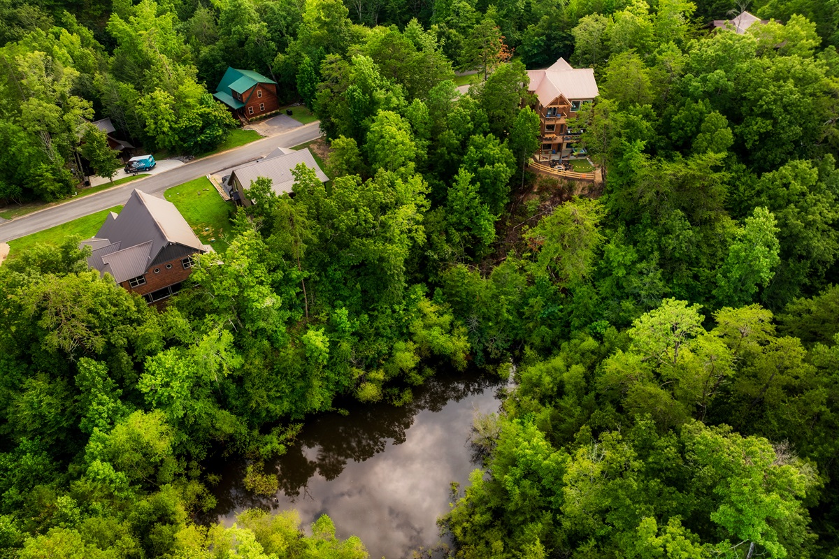 Beautiful area view of the Smoky Cove resort with cabin