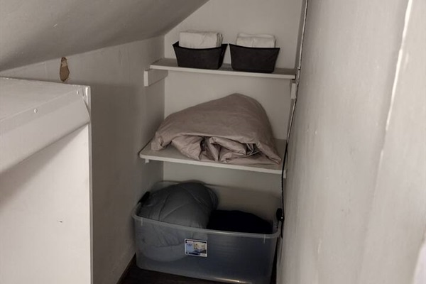 Sheets & comforters provided for pull-out couch &/or air mattress