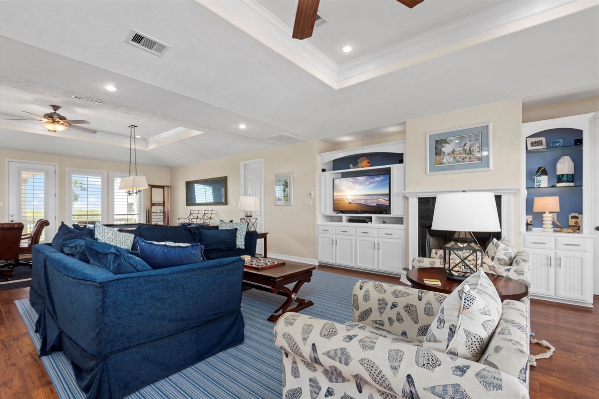 8e529fabbb374ac4915e3ef61d08a9f0 Large | Beachhouse | Texas | TX | Vacation Homes | Galveston | Crystal Beach | Kokomo | Breezy Days | Beachfront Elegance | Sunrise Serenity | Southern Sands Property Management, LLC