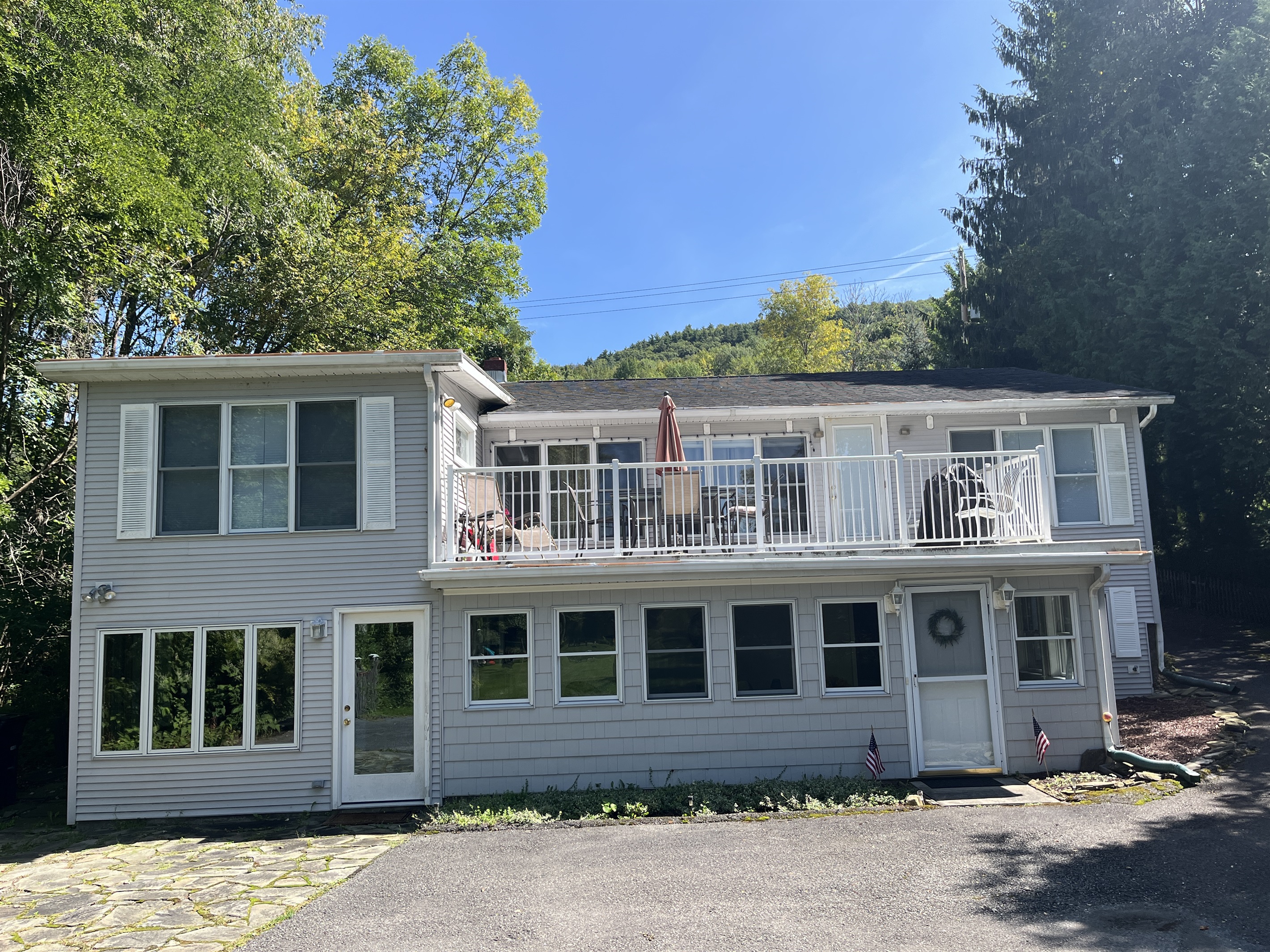 Rear roof deck overlooking the lake