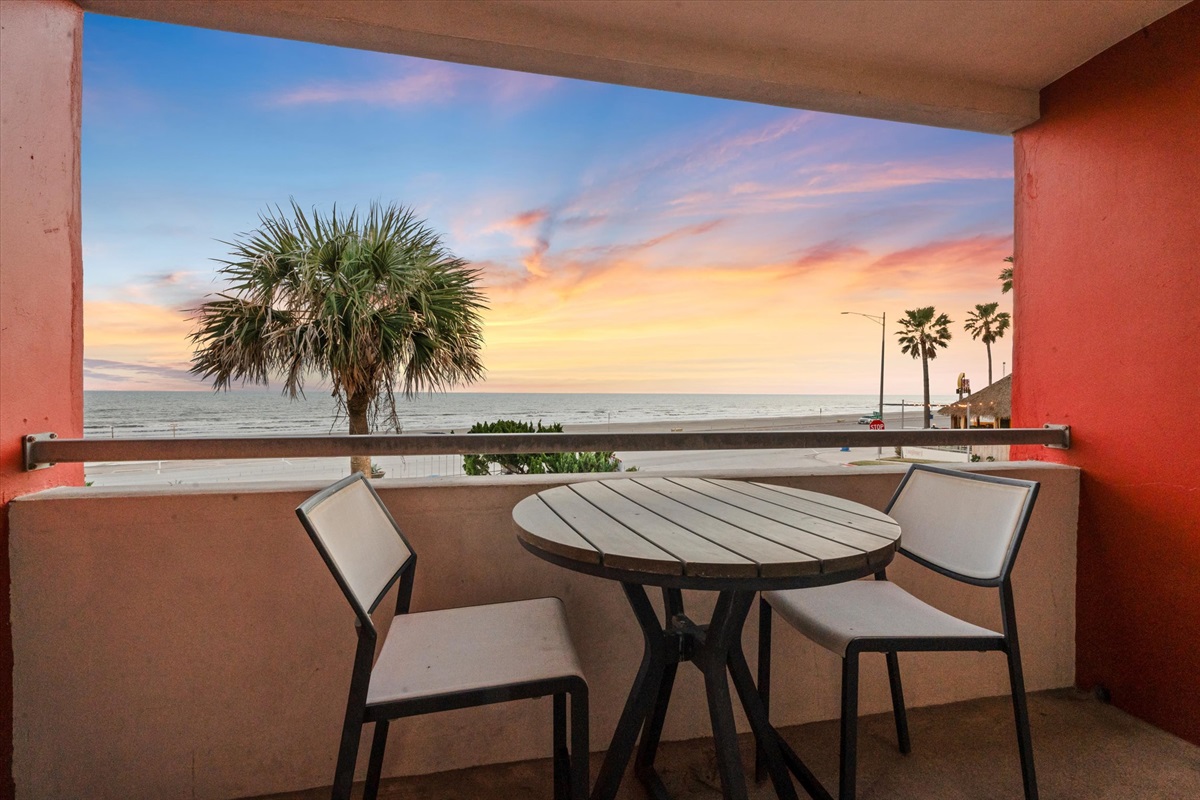 8e68b35e48fa4df083b1d9637203fa21 Large | Beachhouse | Texas | TX | Vacation Homes | Galveston | Crystal Beach | Kokomo | Breezy Days | Beachfront Elegance | Sunrise Serenity | Southern Sands Property Management, LLC