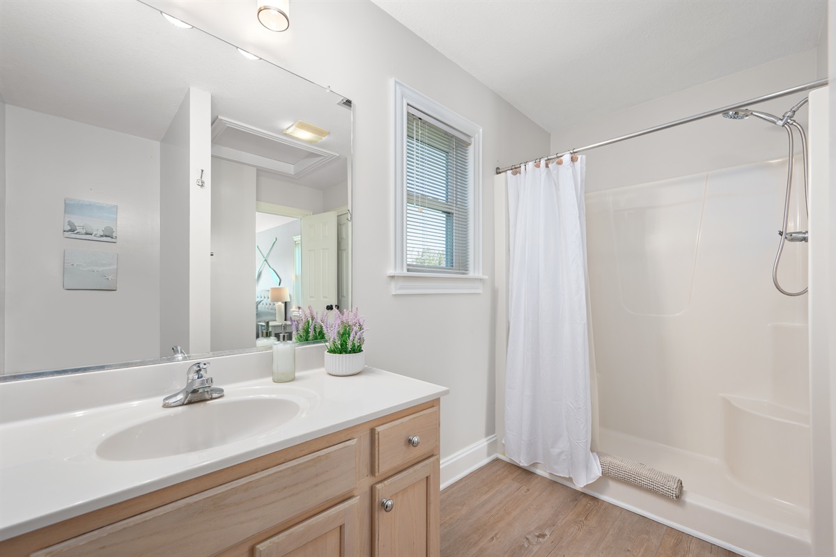 3rd floor king master bathroom with shower