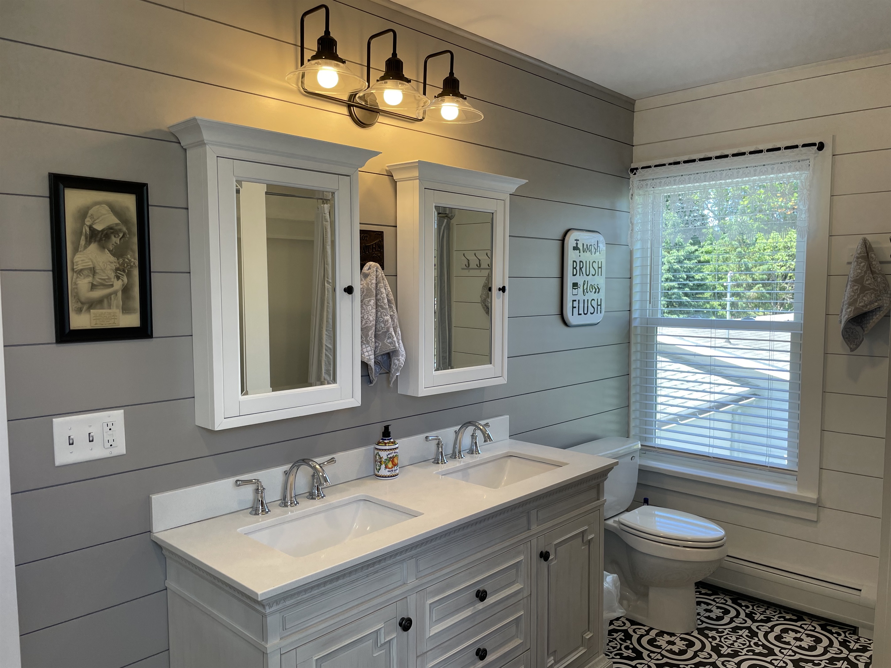 Ensuite renovated bath with shiplap