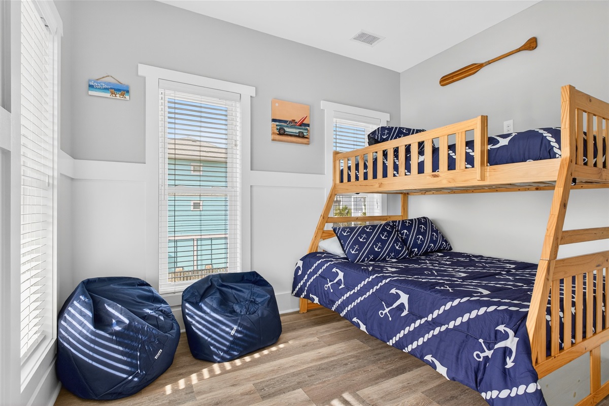 bunk bed room