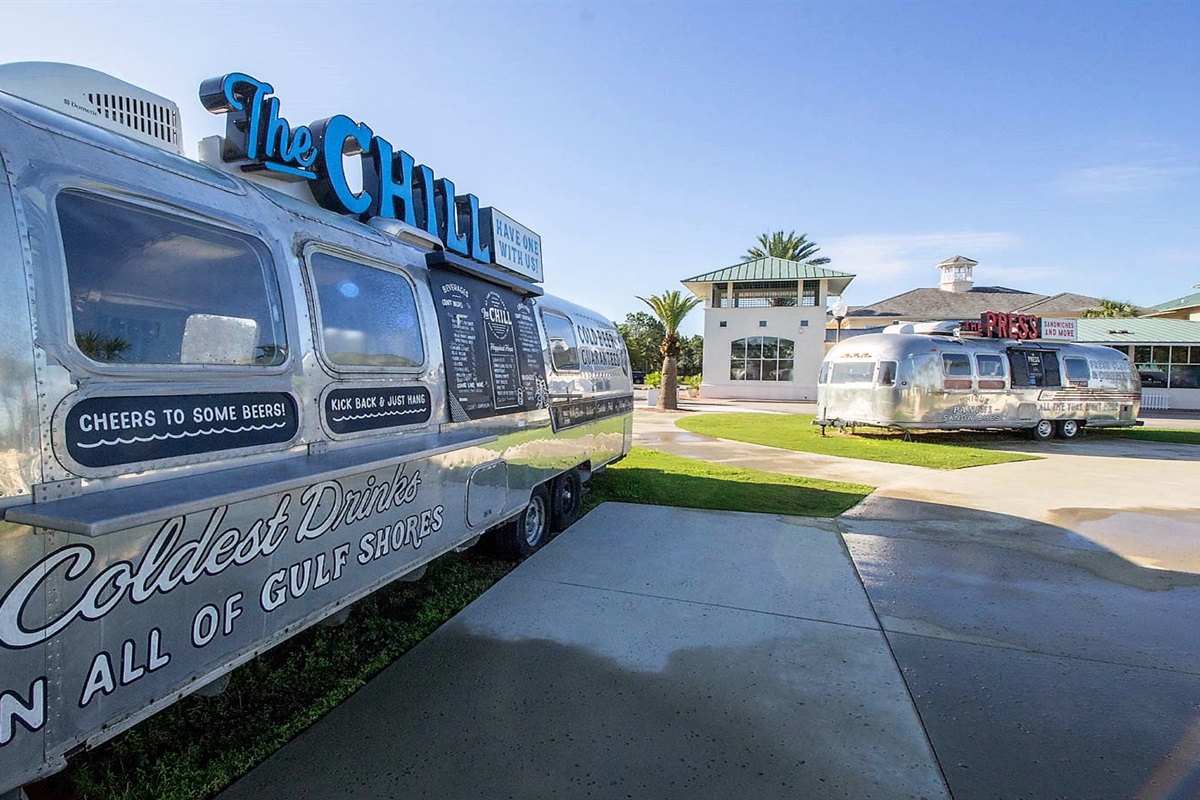Indulge in seasonal delights from our charming food truck, now stationed at The Beach Club. From quick snacks to satisfying meals, we've got your beach cravings covered – but only for a limited season!