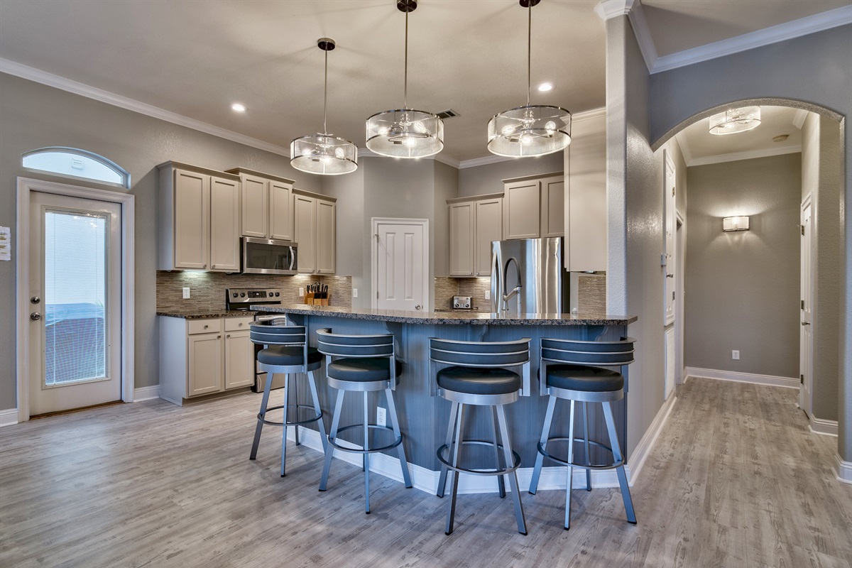 Gourmet eat-in kitchen with breakfast bar