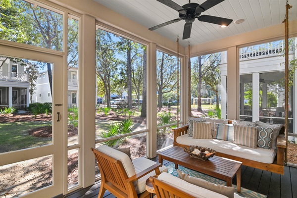 Screened Porch Overlooking the Green – Morning Coffee & Evening Relaxation