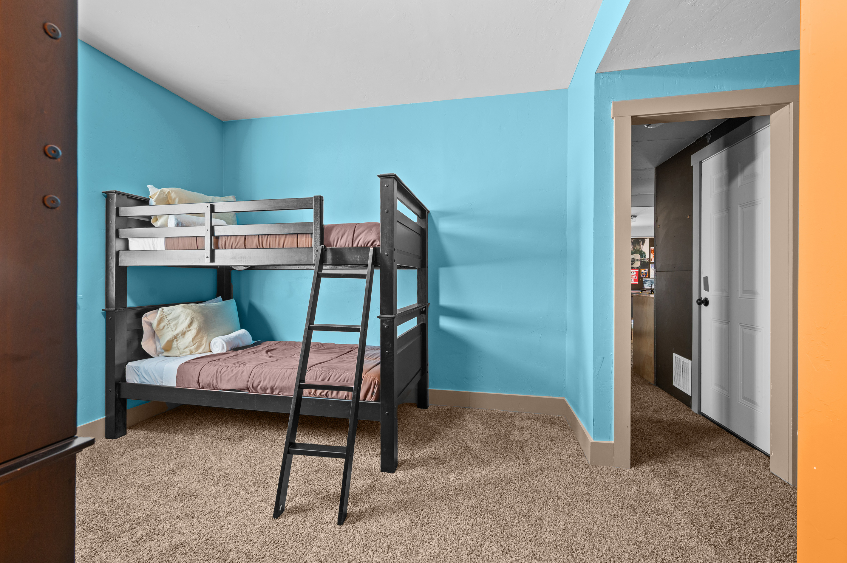 This extra rooms is great for large family visits for extra guests