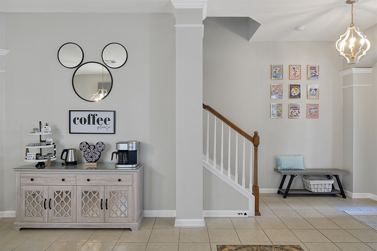 After a long day at the parks or local attractions, take a seat on the bench and kick off your shoes. Time to relax and refresh!