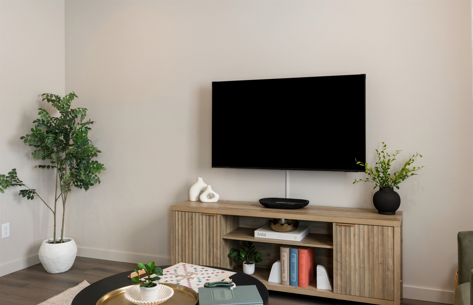 Smart TV, board games