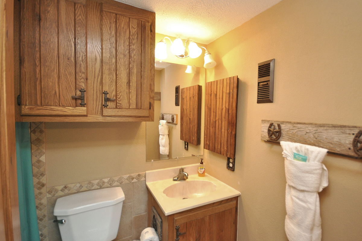 Secondary Bathroom.
