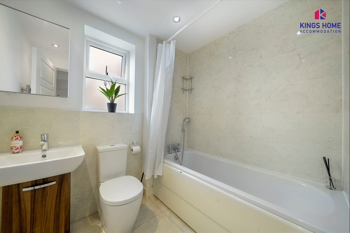 [family bathroom]