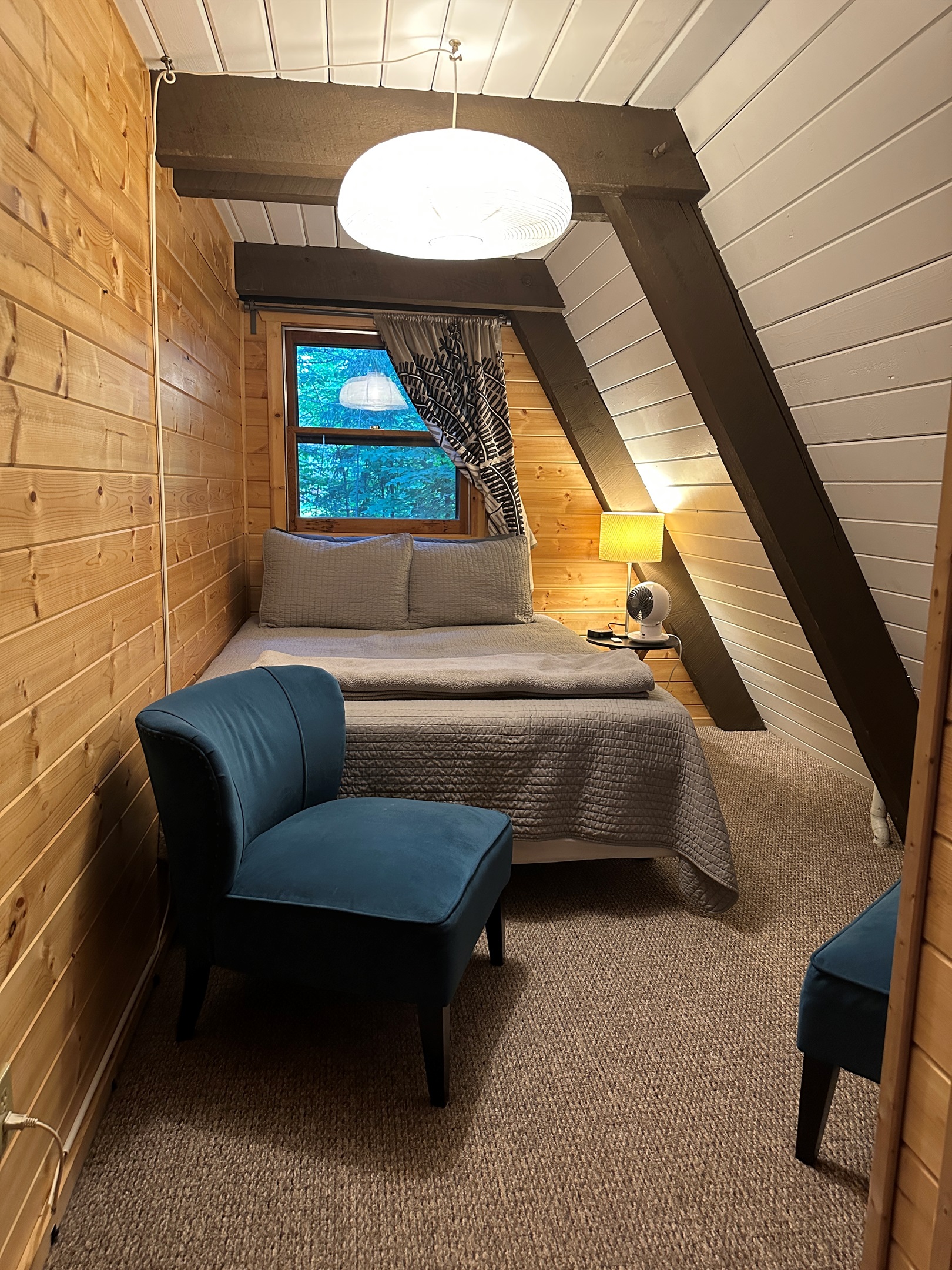 2nd Floor - Queen Bedroom