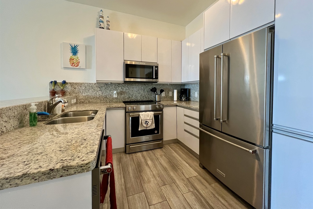 Stocked and Fully Functional Kitchen