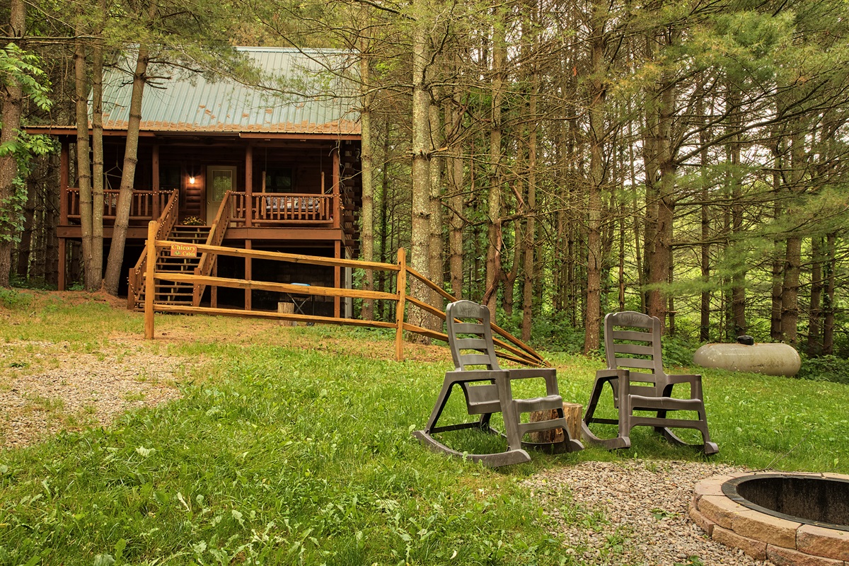 Built by Oakwood&rsquo;s owners, Chicory Cabin provides a charming secluded spot where calm and privacy are plentiful.