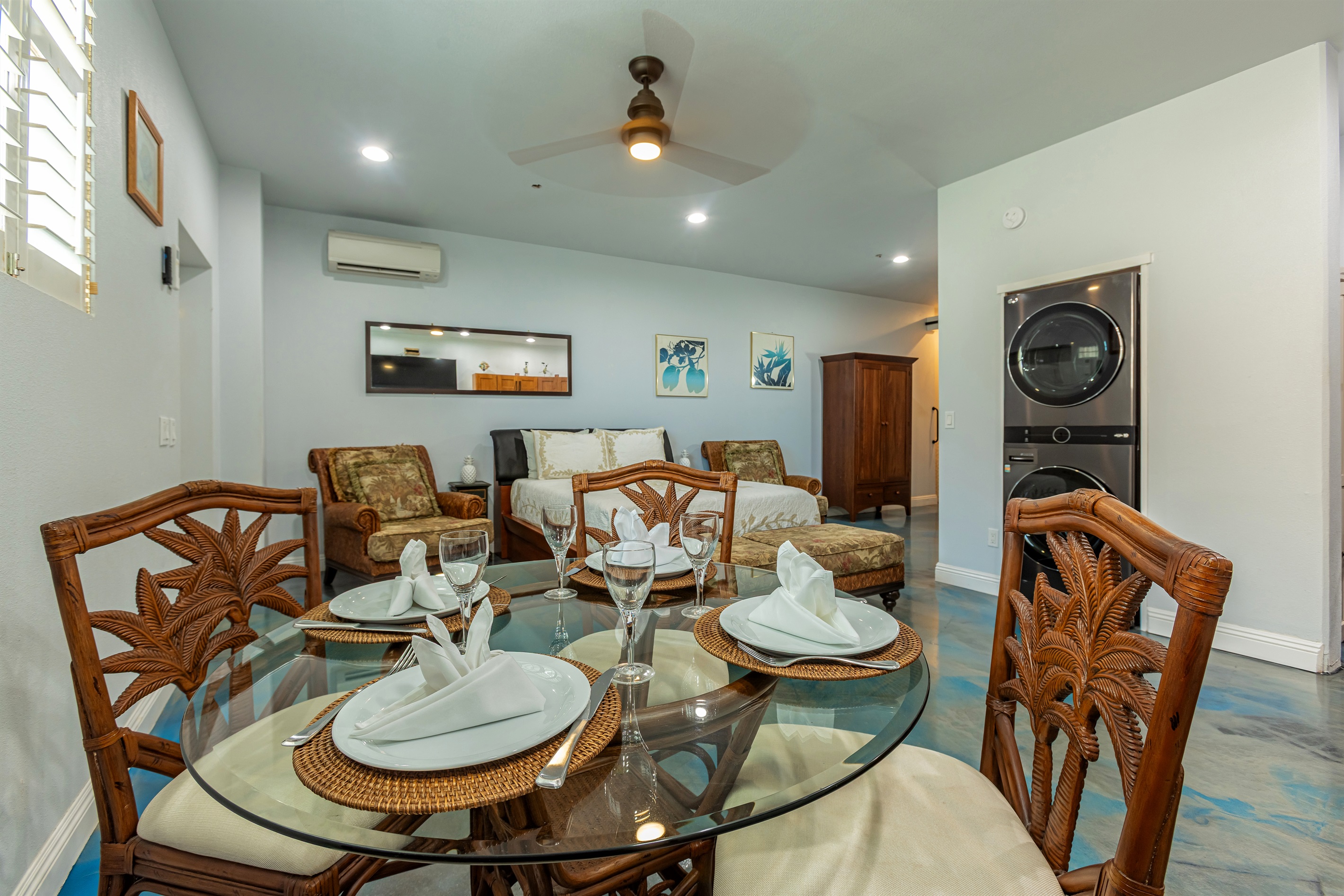 Fourth Bedroom/Studio Dining Area