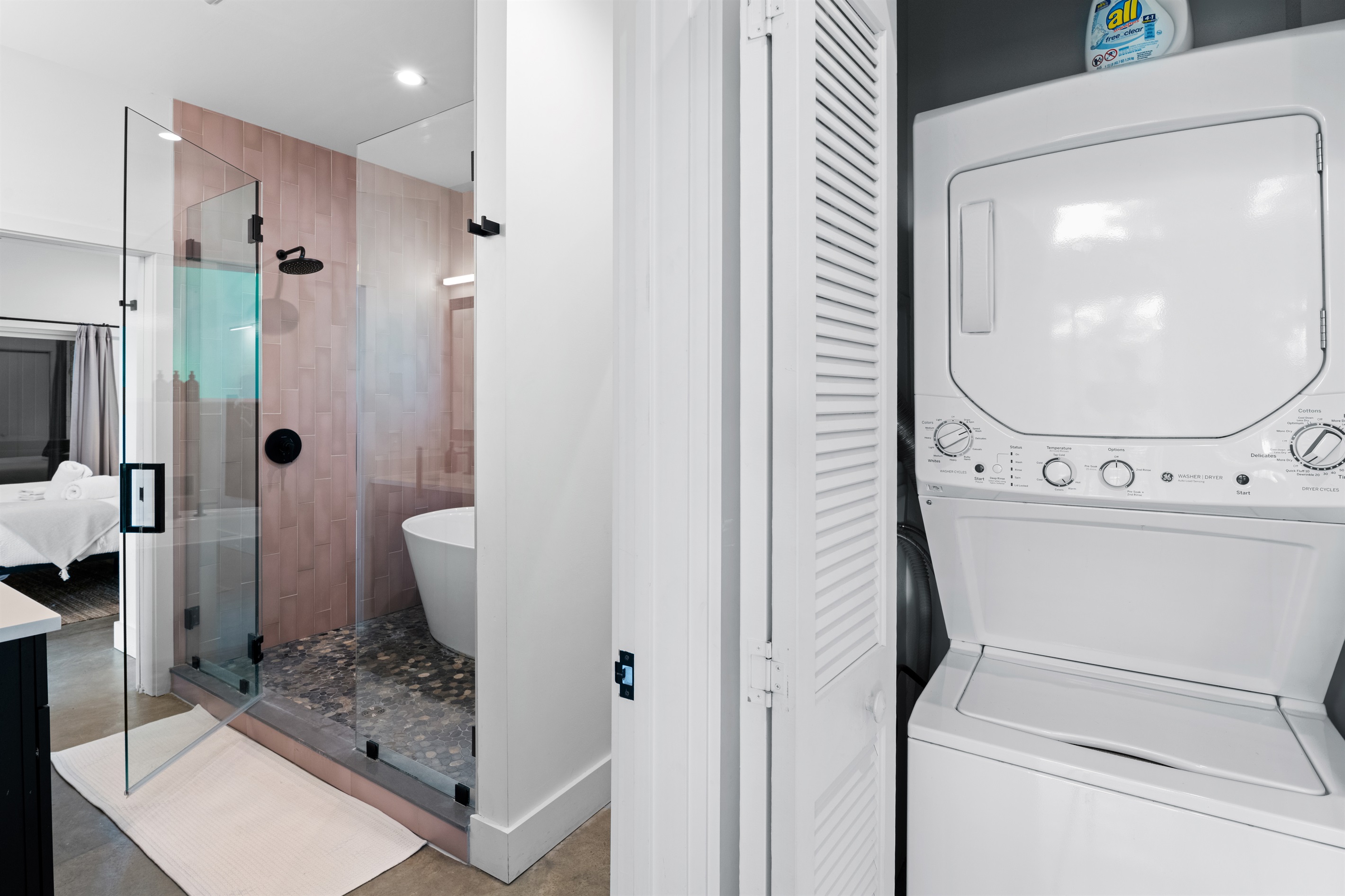 {Laundry} Washer & Dryer available during your stay.