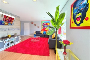 Entertainment Oasis: Living Area with TV! 🛋️📺