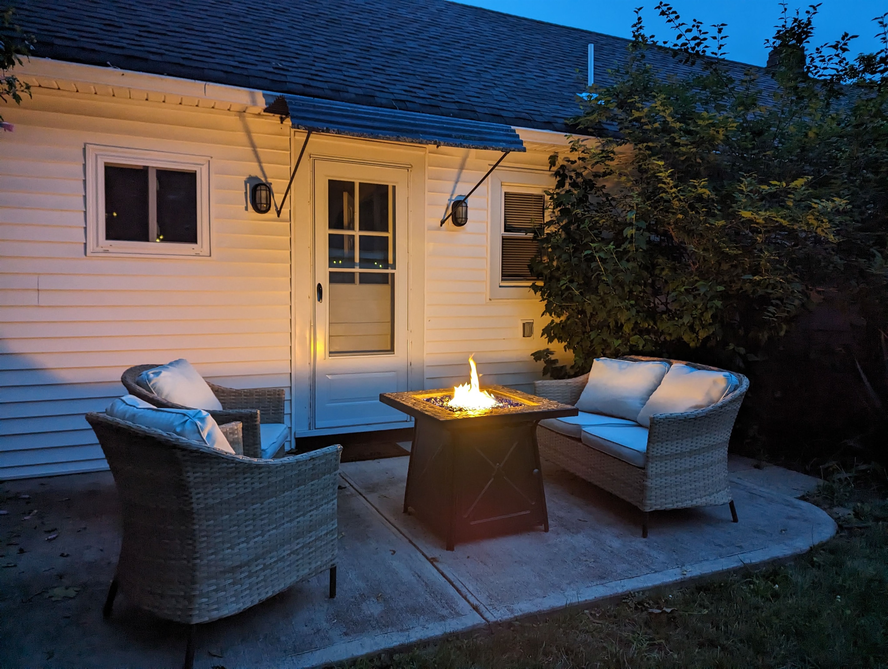 **New Furniture!** Sit back and enjoy the fire pit and outdoor seating