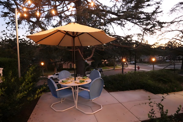 Outdoor dining