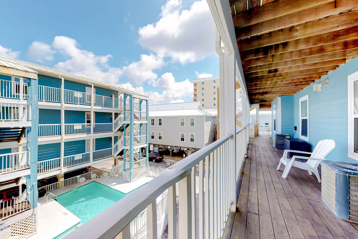 Deck/Walkway Pool View