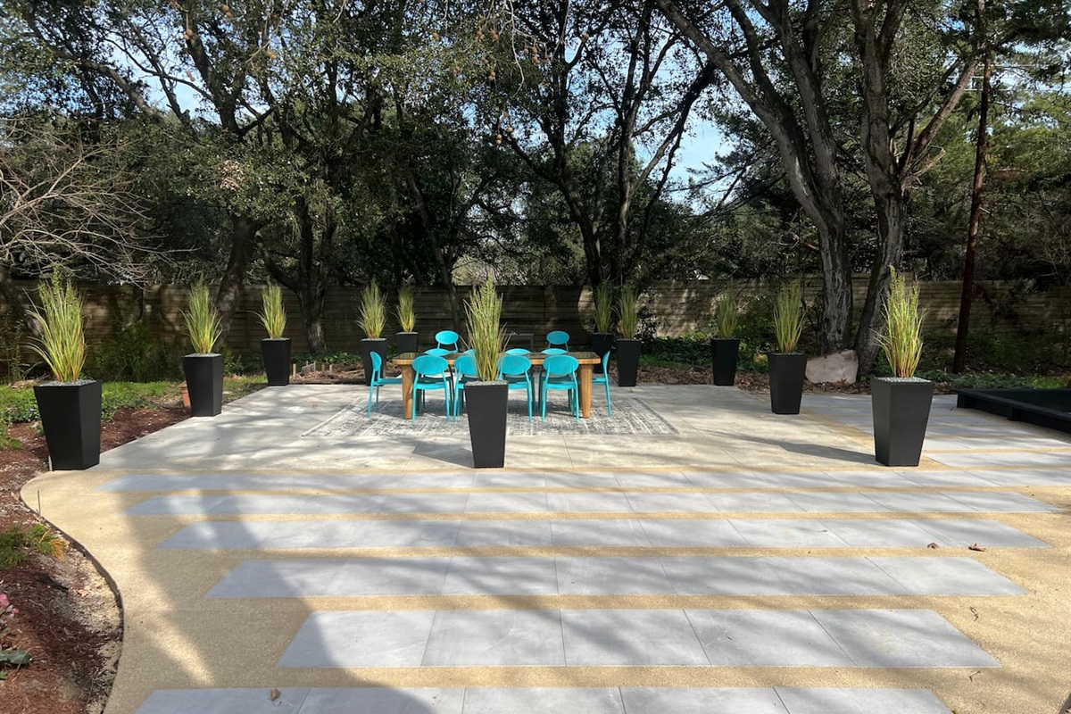 Outdoor dining, bar, and grill pavilion.(Please see additional pictures for wood bar and grill)