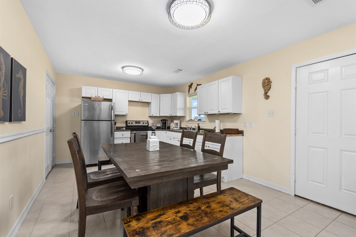 8f260baffa42479f9620a9c11ef8d2cc Large | Beachhouse | Texas | TX | Vacation Homes | Galveston | Crystal Beach | Kokomo | Breezy Days | Beachfront Elegance | Sunrise Serenity | Southern Sands Property Management, LLC
