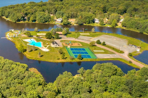 Island pool complex - Community amenity - Serhii Chalet