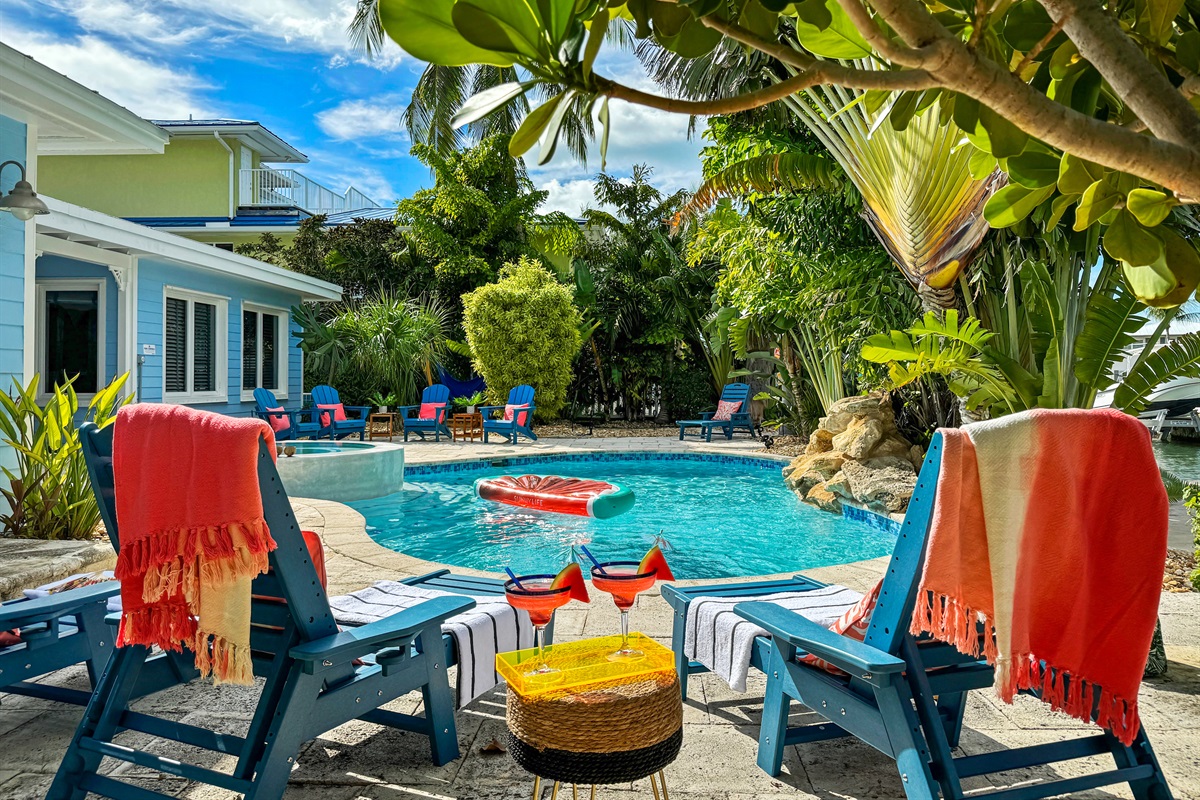 Then bring your drinks by the pool...