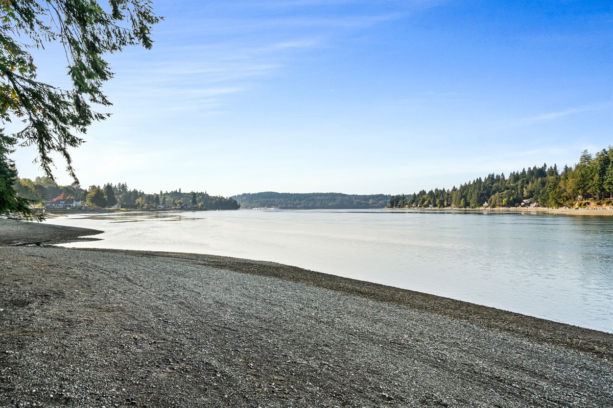 Peaceful moments by the water’s edge at Walker Park—perfect for a relaxing stroll or quiet reflection