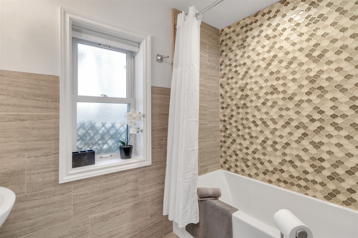 Off kitchen washroom