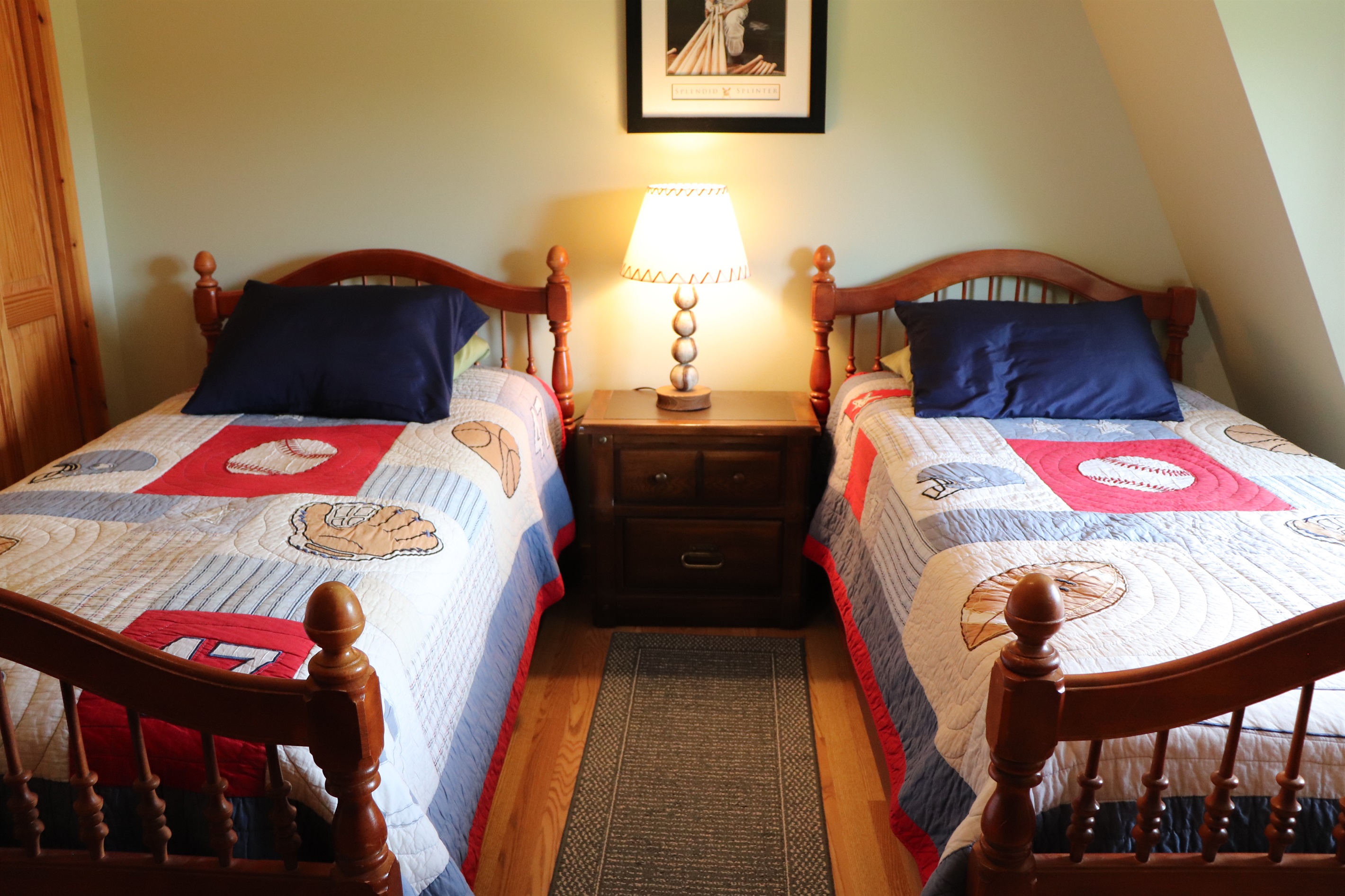 Twin beds in Bedroom #2