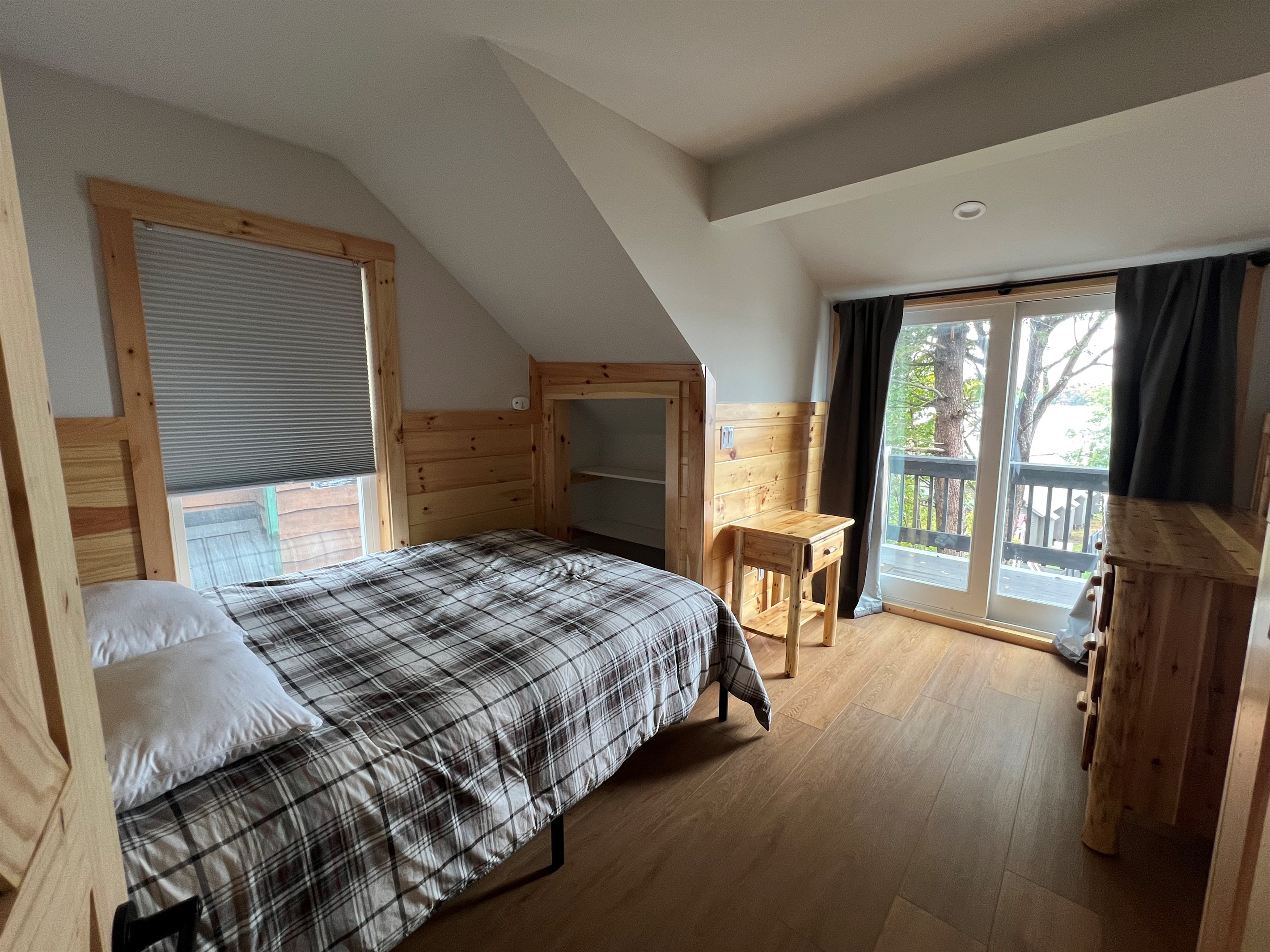 Room #3- Queen & private balcony