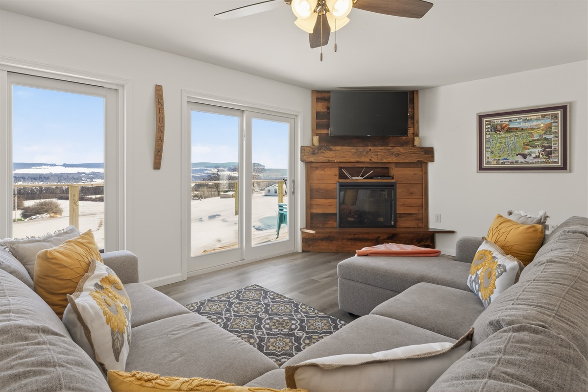 Spacious living room with fold out sofa