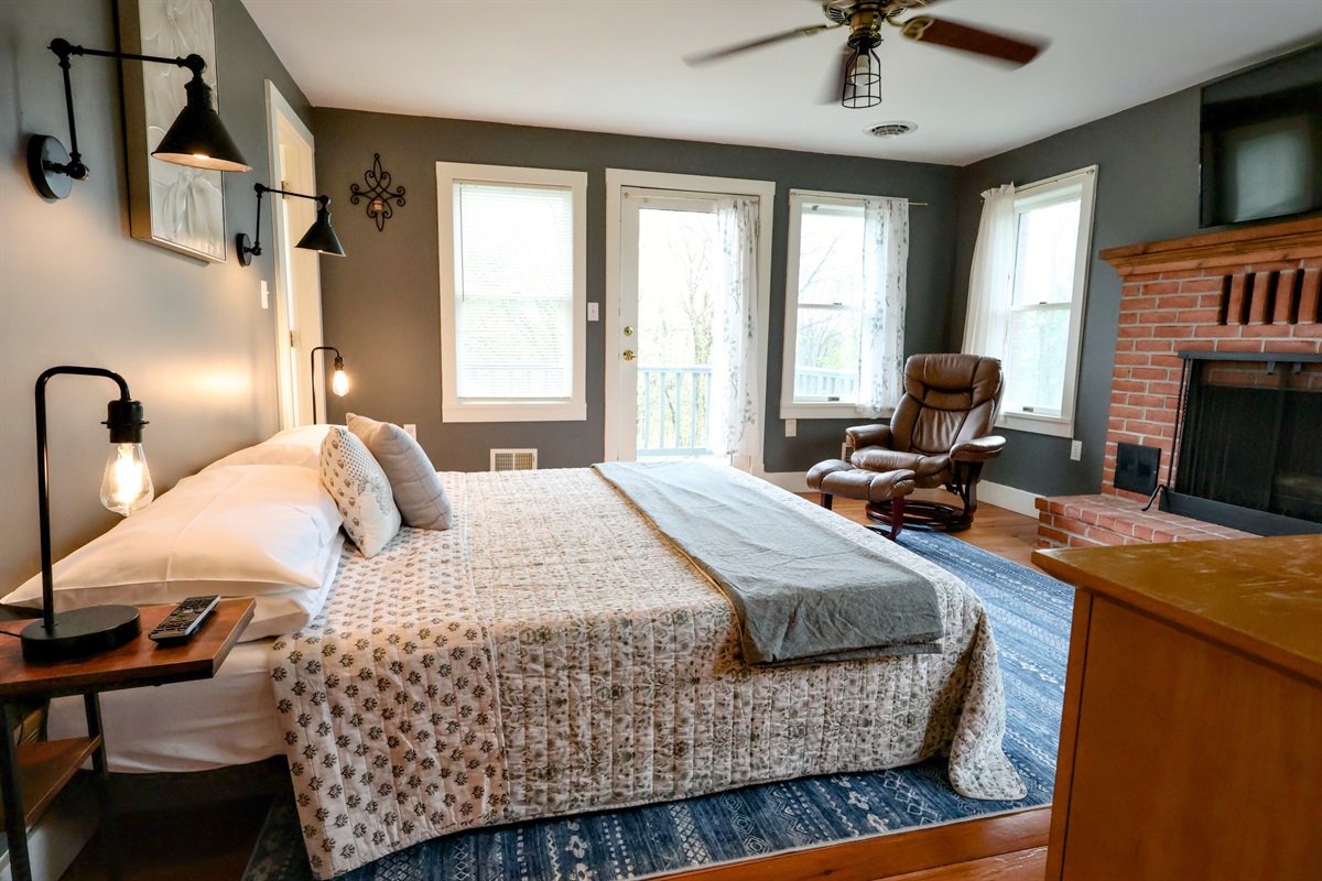 Ensuite with a King bed, private balcony, bathroom