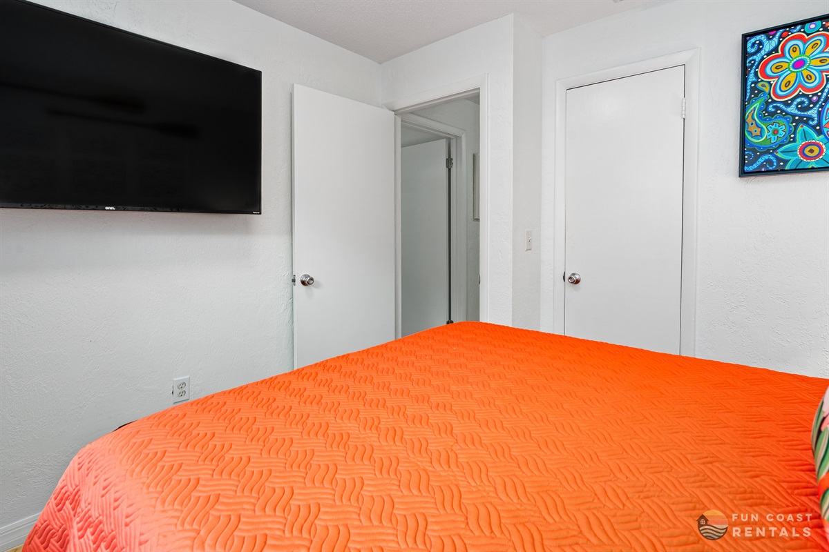 Second Bedroom with Queen bed and Smart TV!