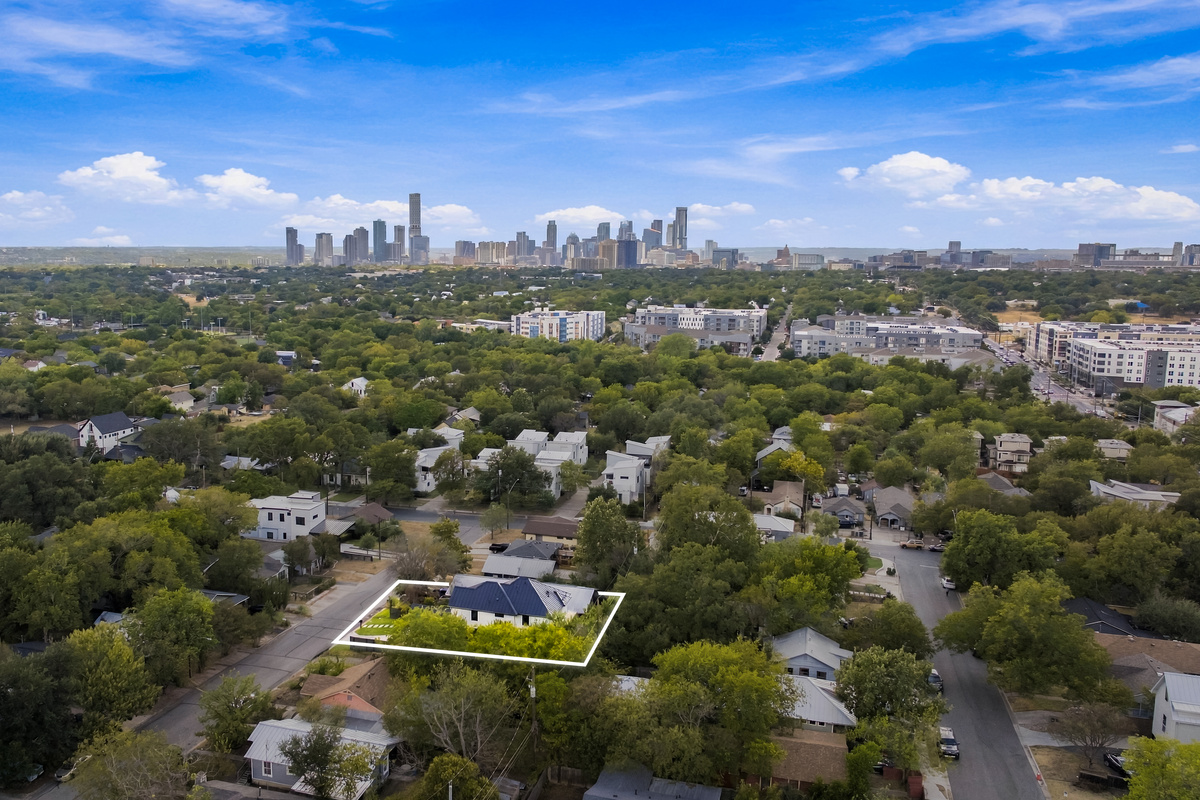 Bird's-eye view highlighting the property's East Austin location and layout.