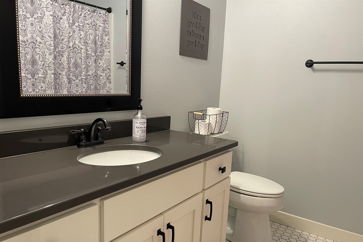 Master Bathroom w/Shower