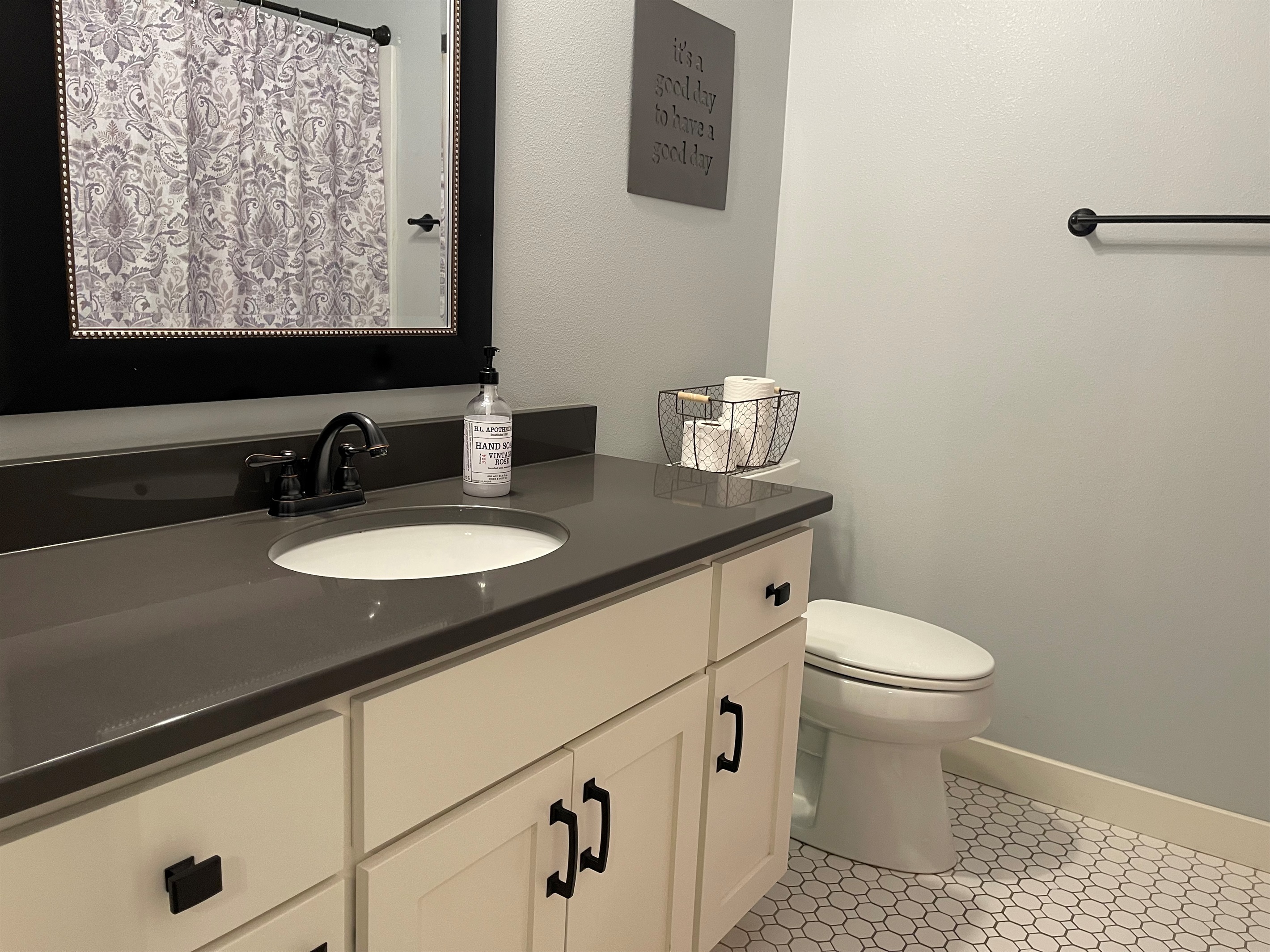 Master Bathroom w/Shower