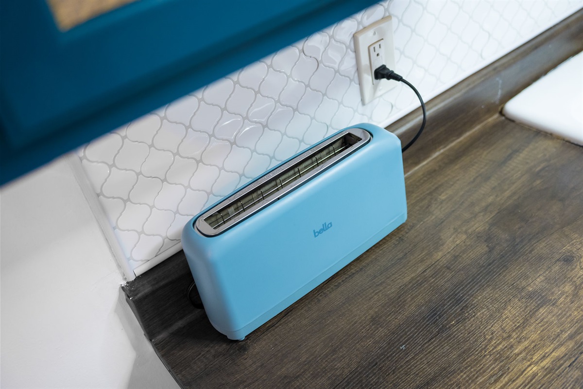 The cutest toaster! Ready for your morning bagel!