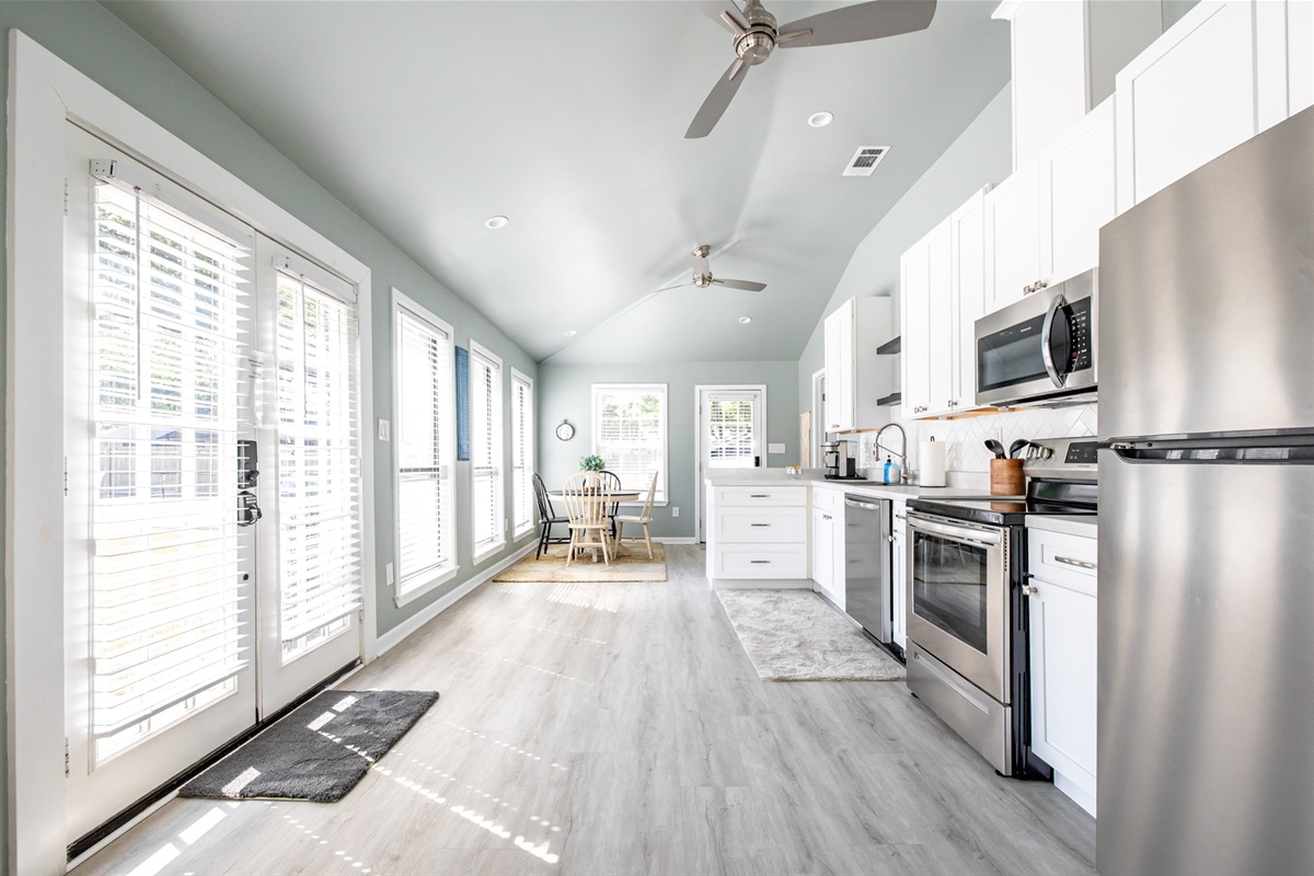 Pleanty of space and natural light